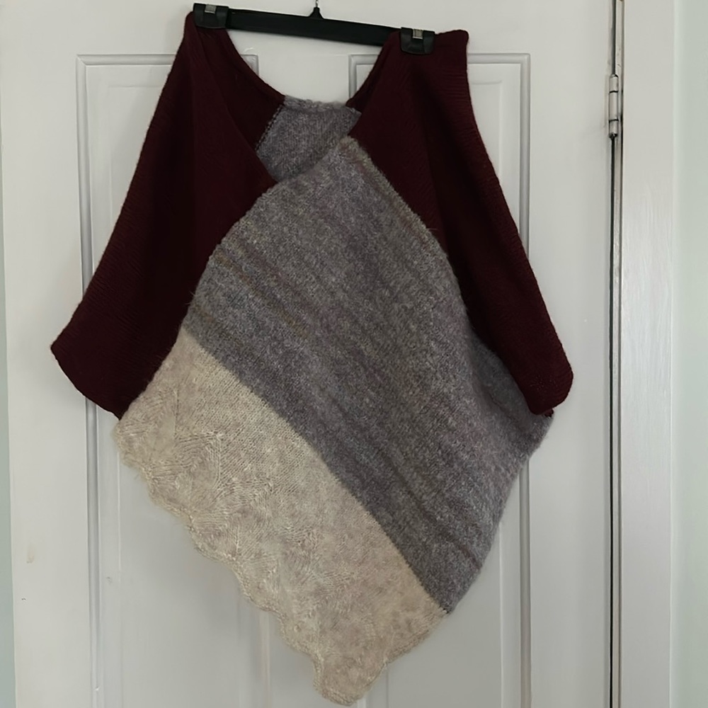 Color block hand-knit drop shoulder poncho